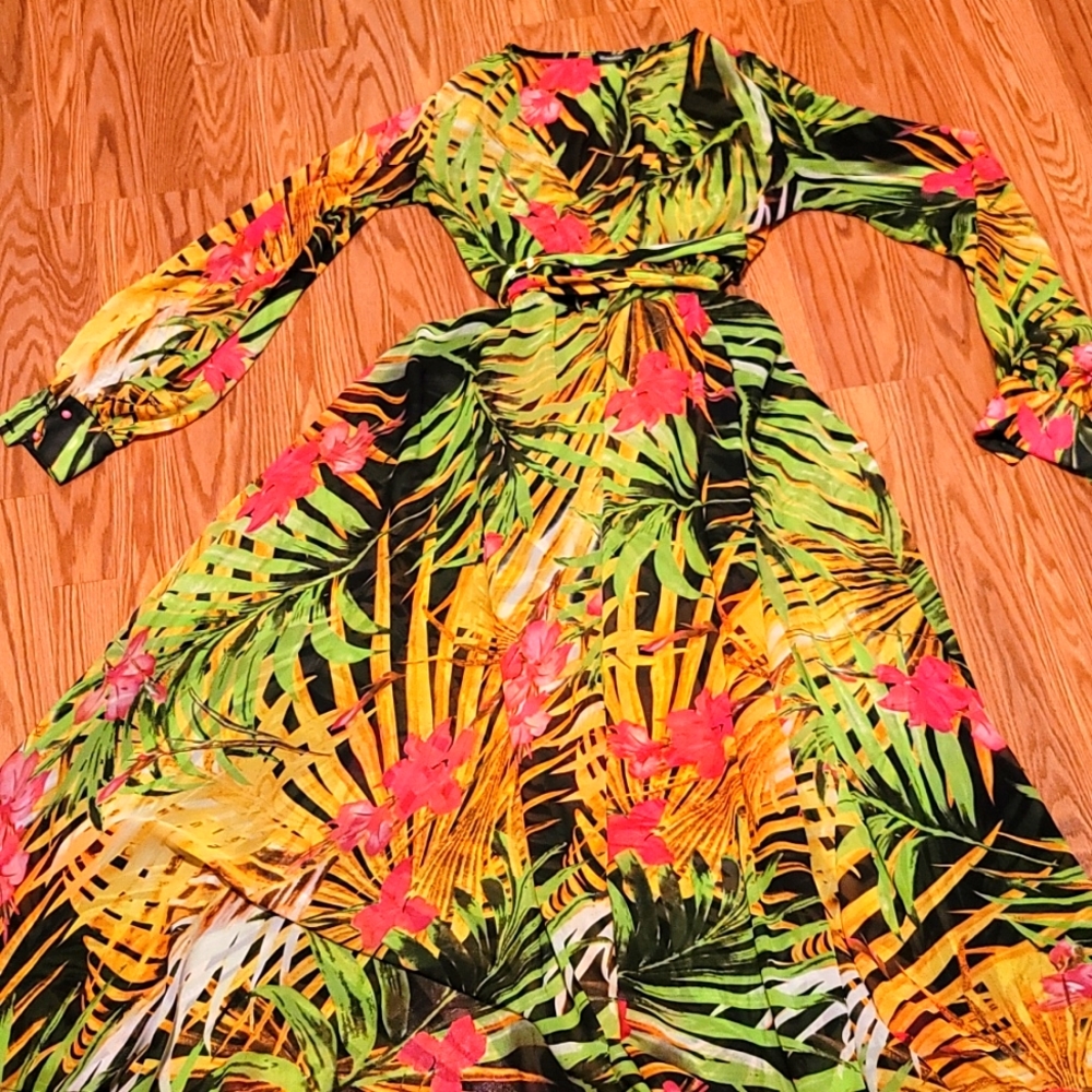 A clocolor long sleeve multicolor maxi dress Vintacy Long Sleeve Dress